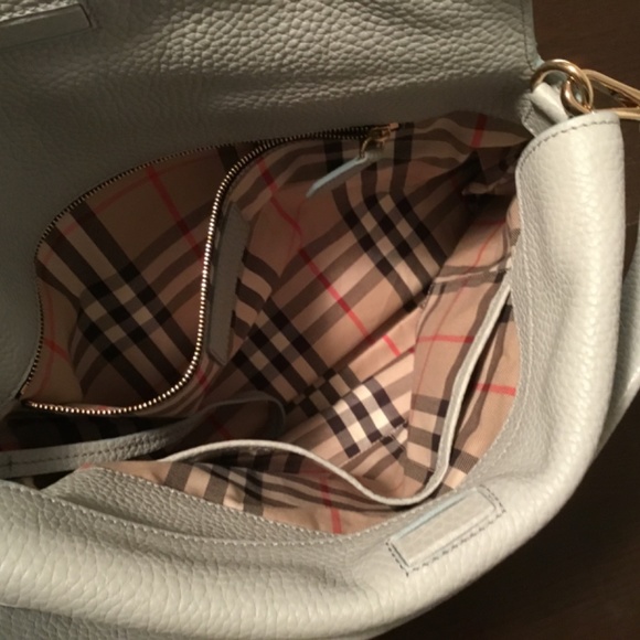 Burberry Lether Bag - Picture 4 of 8